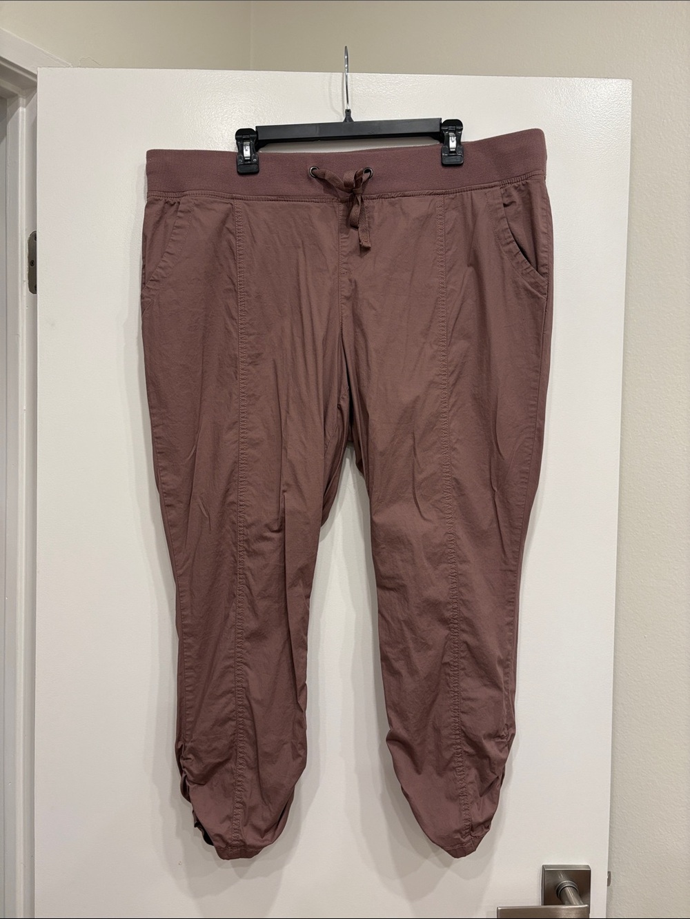 Torrid Crop Pull-On Skinny Stretch Poplin Mid-Rise Pant - Size 2 - EUC